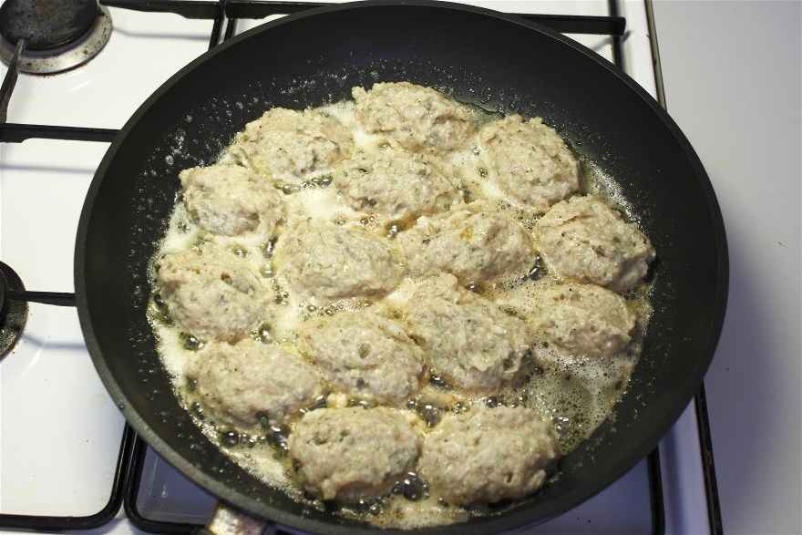 Kyllingfrikadeller med sennep og kapers ... klik for at komme tilbage