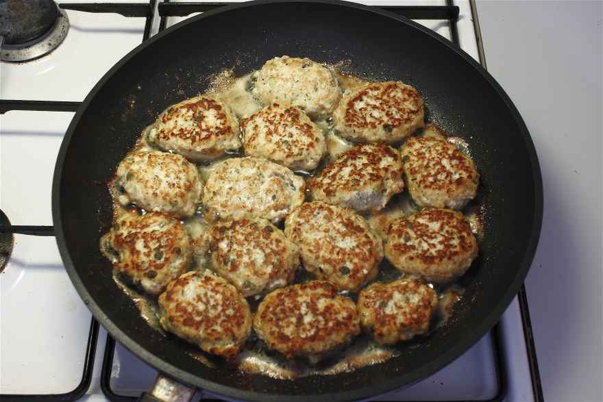 Kyllingfrikadeller med sennep og kapers ... klik for at komme tilbage