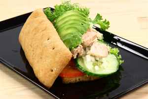 Avocado-tun sandwich