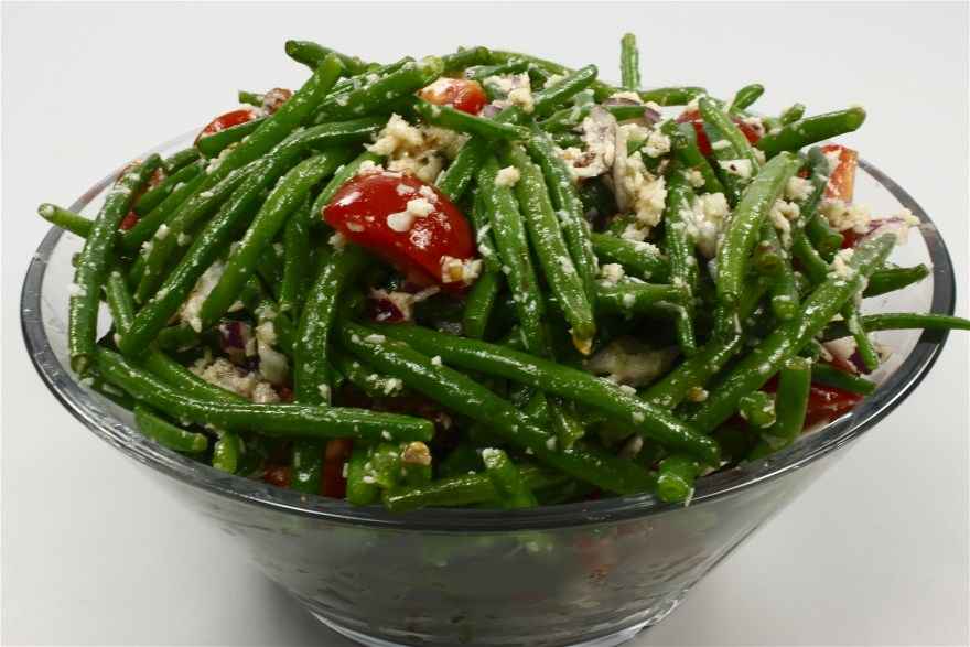 Bønnesalat med parmasan-dressing - opskrift - Alletiders