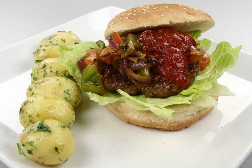 Sommerlig burger og nye kartofler ... klik for at komme tilbage