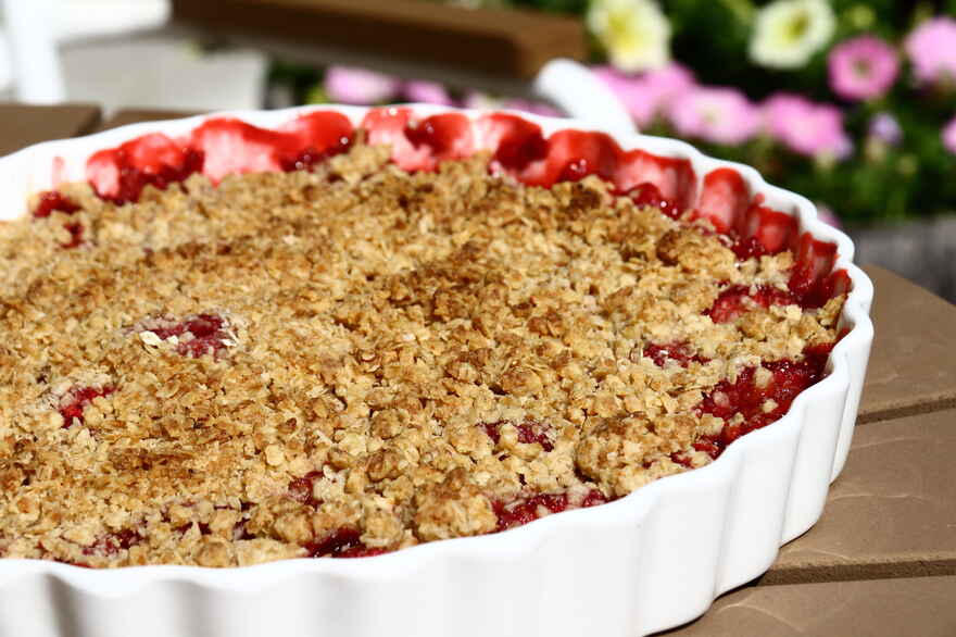 Jordbærcrumble - Sommerlig crumble med jordbær ... klik for at komme tilbage