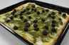 Kartoffelpizza med grøn pesto og oliven ... klik på billedet for at komme tilbage