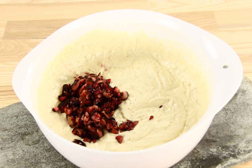 Kirsebærkage med romglasur ... klik for at komme tilbage