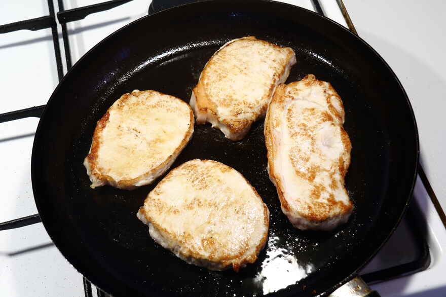 Koteletter i fad med karry og æbler ... klik for at komme tilbage