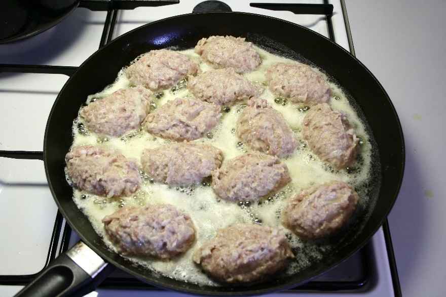 Frikadeller med stuvet spinat ... klik for at komme tilbage