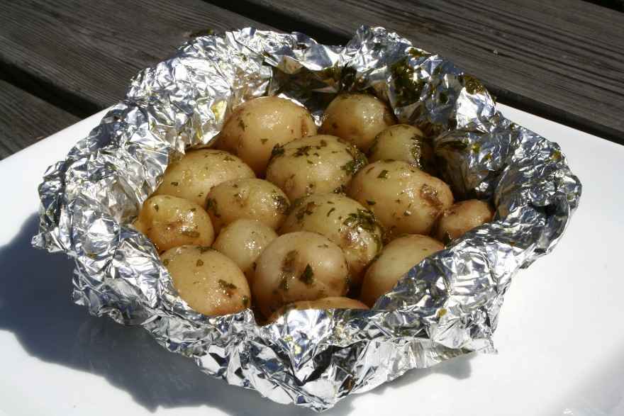 Synlig buket Halloween Små grillede kartofler - opskrift - Alletiders Kogebog