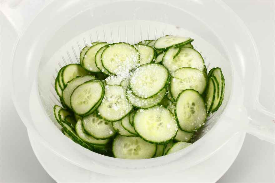 Gammeldags hjemmelavet agurkesalat ... klik for at komme tilbage