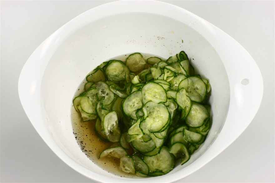 Gammeldags hjemmelavet agurkesalat ... klik for at komme tilbage