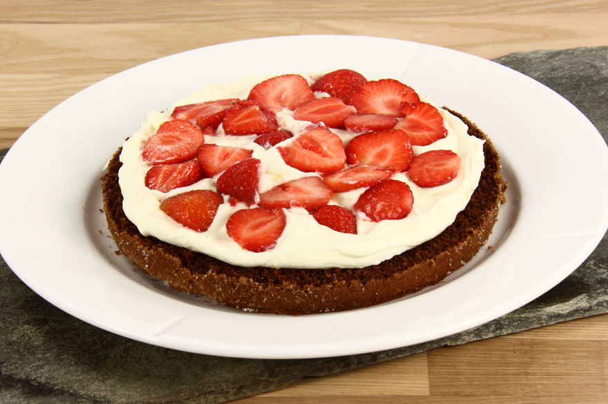 Chokoladekage med Creme og Jordbær ... klik for at komme tilbage