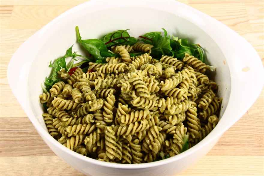 Pastasalat med pesto og grønt ... klik for at komme tilbage