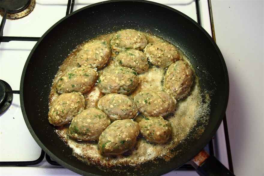 Karry kyllingefrikadeller med persille ... klik for at komme tilbage