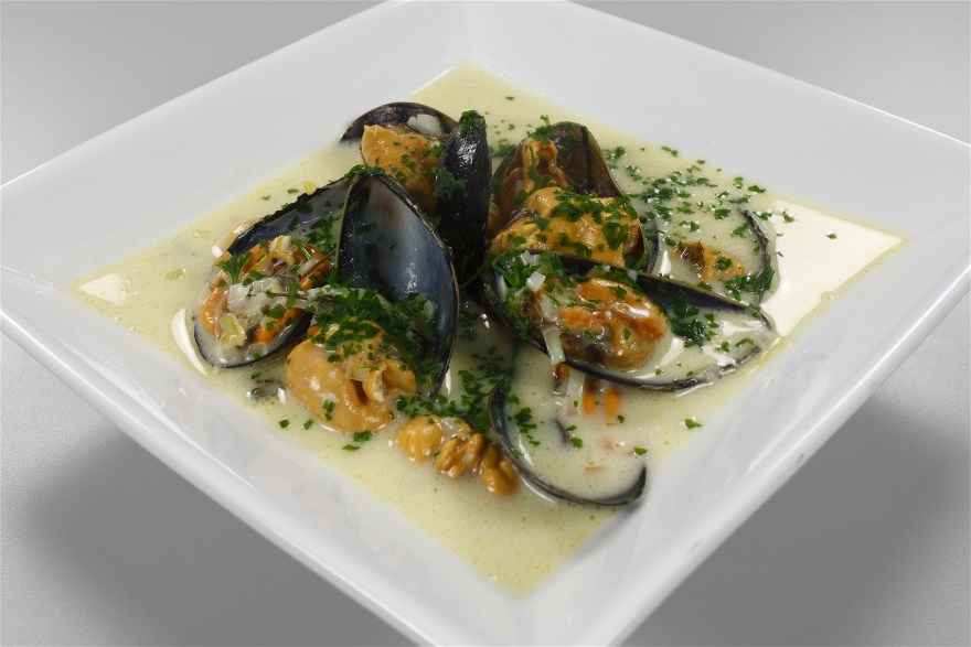 Moulles Marine A La Imperial (Cremet Muslingesuppe) ... klik for at komme tilbage