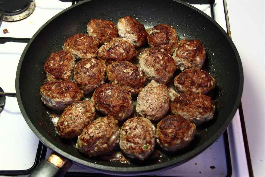 Græske frikadeller med tzatziki og ovnbagte kartofler ... klik for at komme tilbage