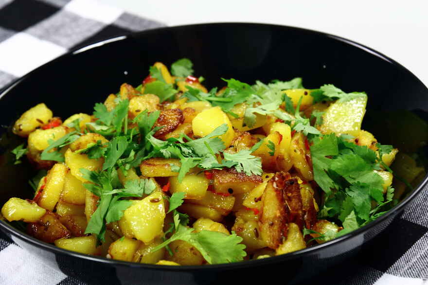 Panchphoran Aloo (kartofler i hele krydderier) ... klik for at komme tilbage