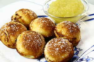 Æbleskiver med æbler