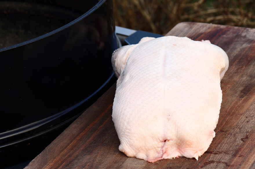 Andesteg på rotisserie i kuglegrill ... klik for at komme tilbage