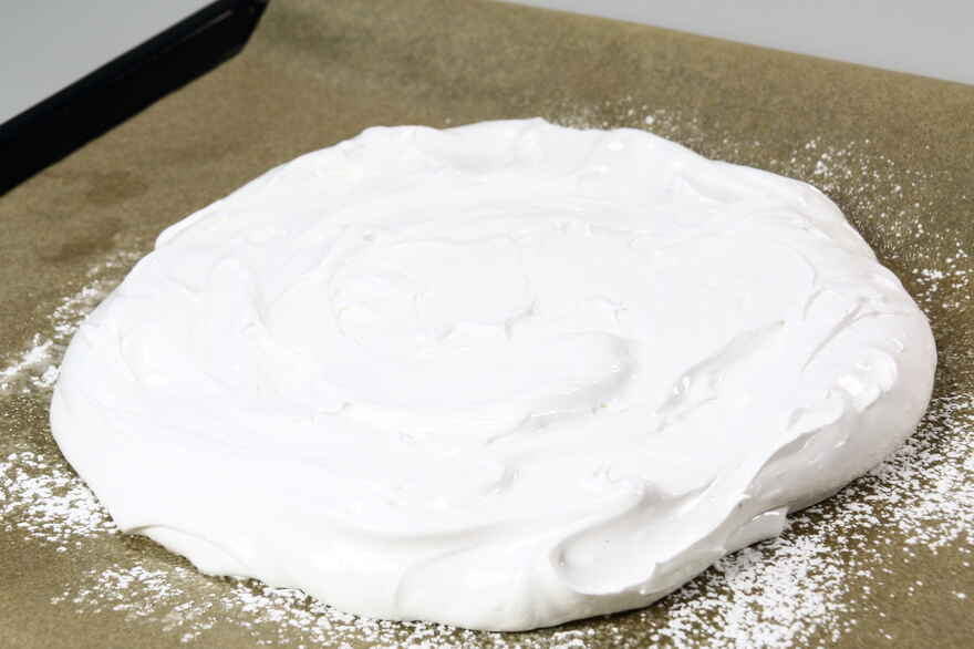 Pavlova med frugtsalat ... klik for at komme tilbage