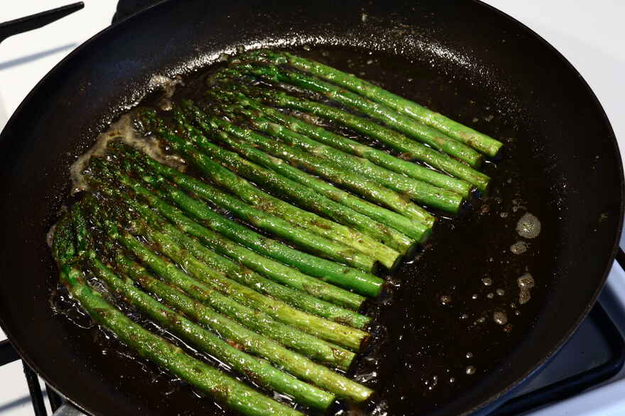 Grønne asparges på panden ... klik for at komme tilbage
