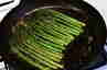Grønne asparges på panden, billede 2