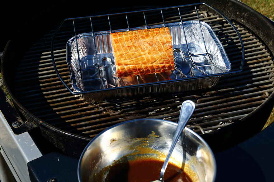 Glaseret hamburgerryg på grill ... klik for at komme tilbage