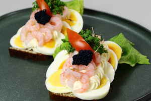Smørrebrød æg og rejer