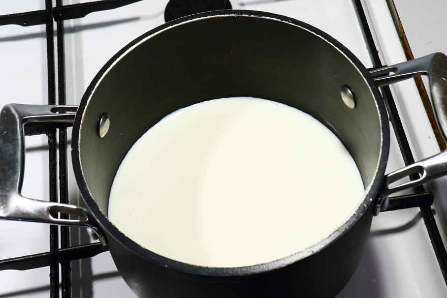 Varm mælk med tvebakker ... klik for at komme tilbage