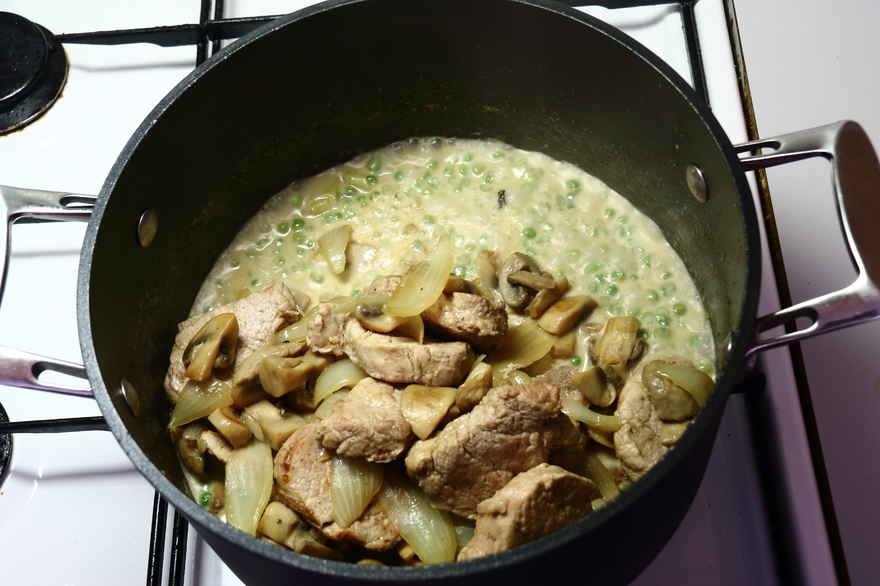 Mørbradgryde med champignon og ærter ... klik for at komme tilbage