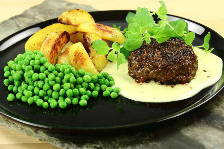 Hakket peberbøf af bison med ovnkartofler ... klik for at komme tilbage