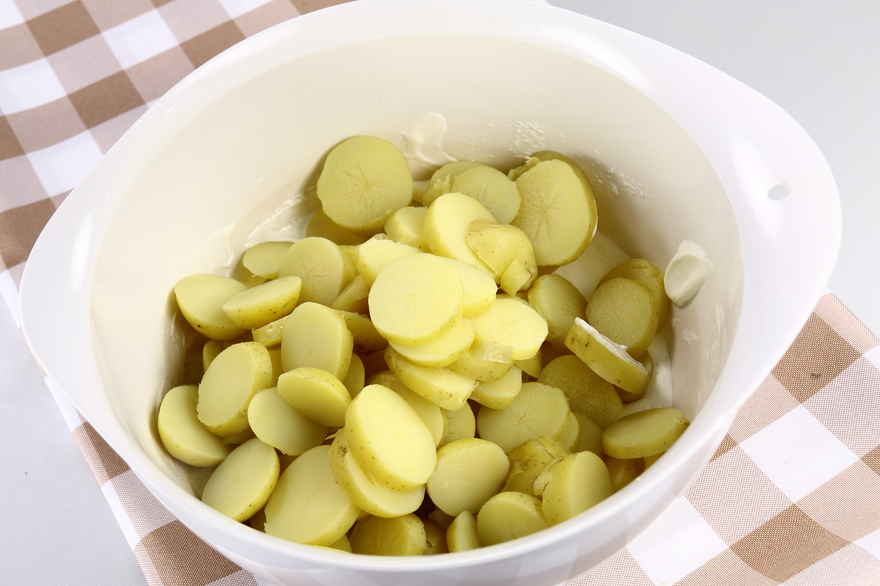 Kartoffelsalat med ærter ... klik for at komme tilbage