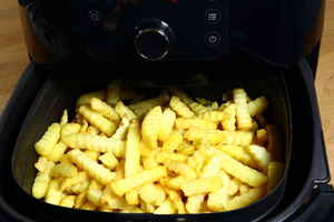 Frosne pommes frites i airfryer