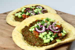 Lahmacun - tyrkisk pizza med krydret oksekød, billede 4