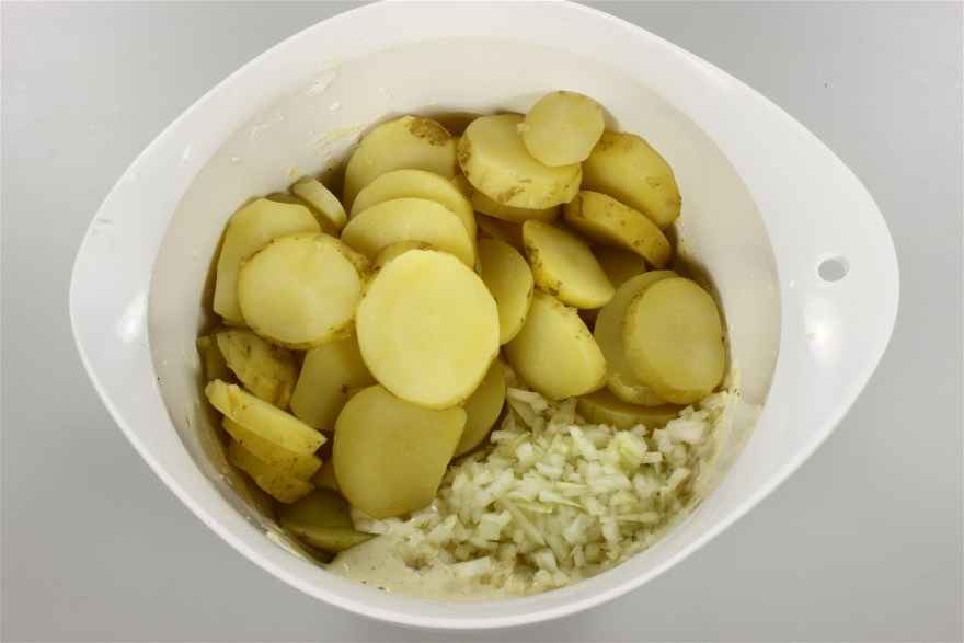 Krydderfrikadeller med fedtfattig kold kartoffelsalat ... klik for at komme tilbage