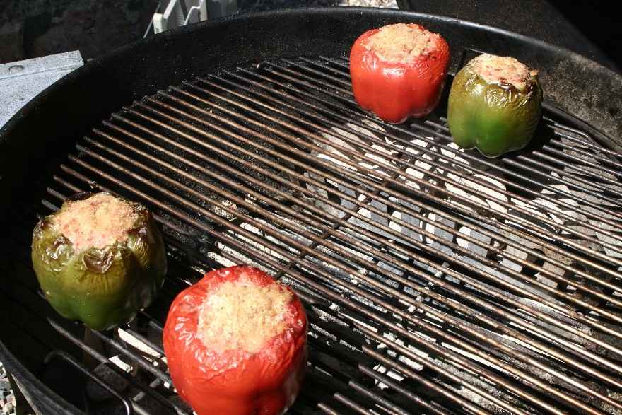 Fyldte peberfrugter på grill ... klik for at komme tilbage