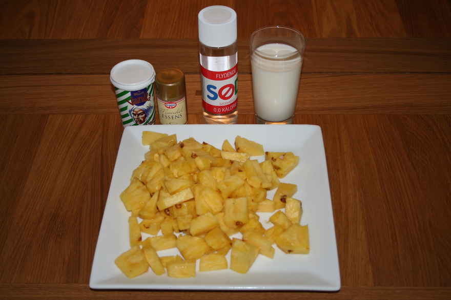 Ananas-mandel milkshake ... klik for at komme tilbage