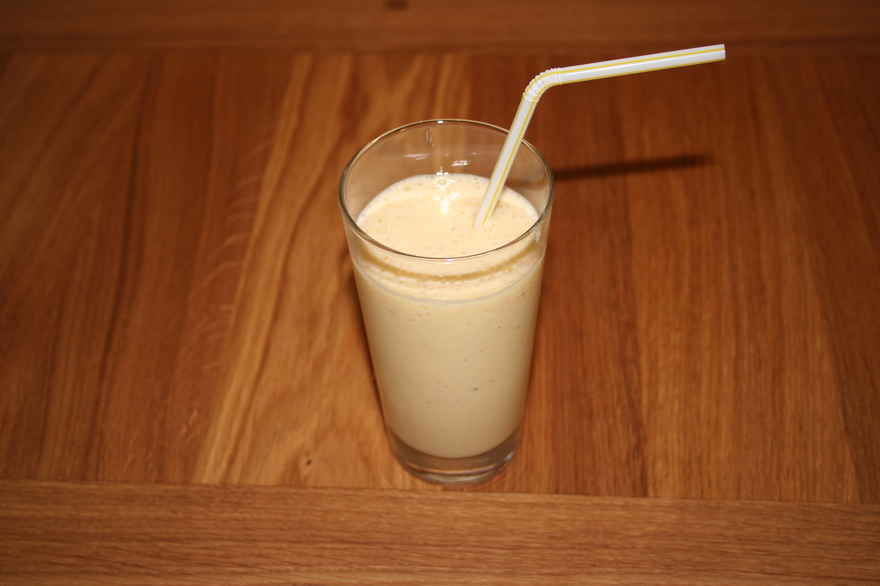 Ananas-mandel milkshake ... klik for at komme tilbage