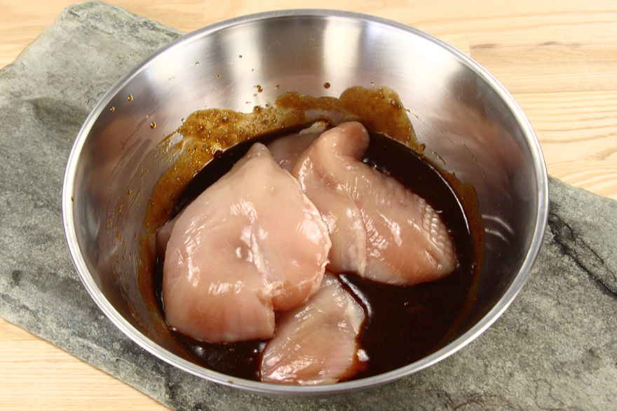 Grillet kyllingefilet i barbecue-marinade ... klik for at komme tilbage