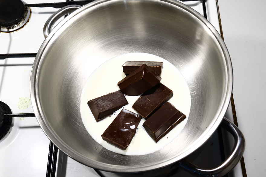 Ægte varm chokolade med flødeskum ... klik for at komme tilbage