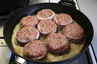 Baconbøffer på stegte kartofler ... klik på billedet for at komme tilbage