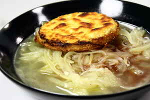 Løgsuppe med gratineret ostebrød, billede 4