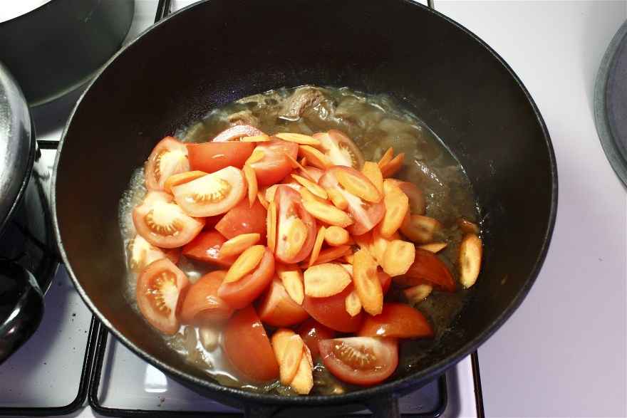 Kalvragout kogt med hvidvin og tomat ... klik for at komme tilbage