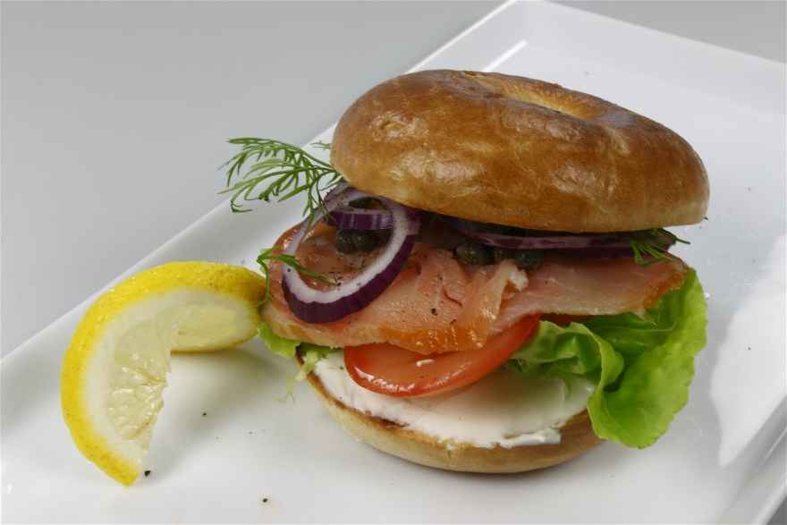 Bagel med laks og kapers ... klik for at komme tilbage