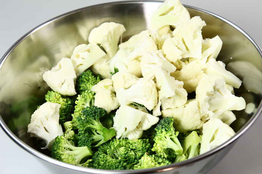 Blomkål/broccolisalat i sennepsdressing ... klik for at komme tilbage
