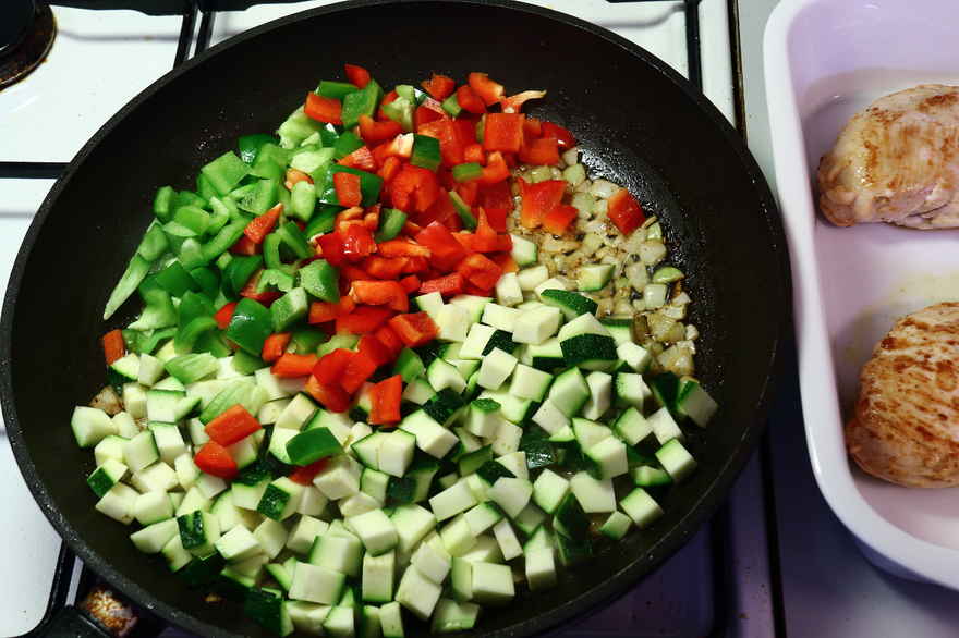 Kyllingefilet i ovn med grøntsager ... klik for at komme tilbage