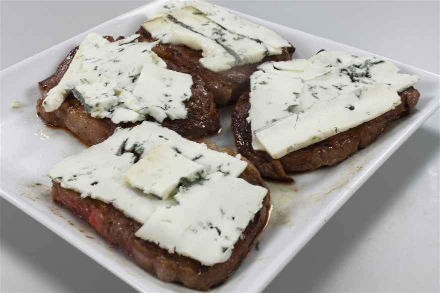 Kalvekotelet på italiensk, med parmaskinke og gorgonzola ... klik for at komme tilbage