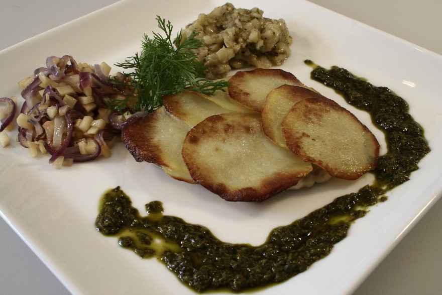 Kartoffelbagt mørksejfilet med auberginetatar og pesto ... klik for at komme tilbage