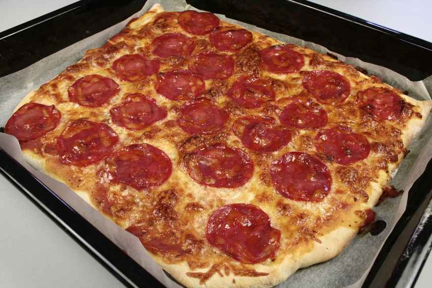 Deep Pan Pizza med chorizo ... klik for at komme tilbage