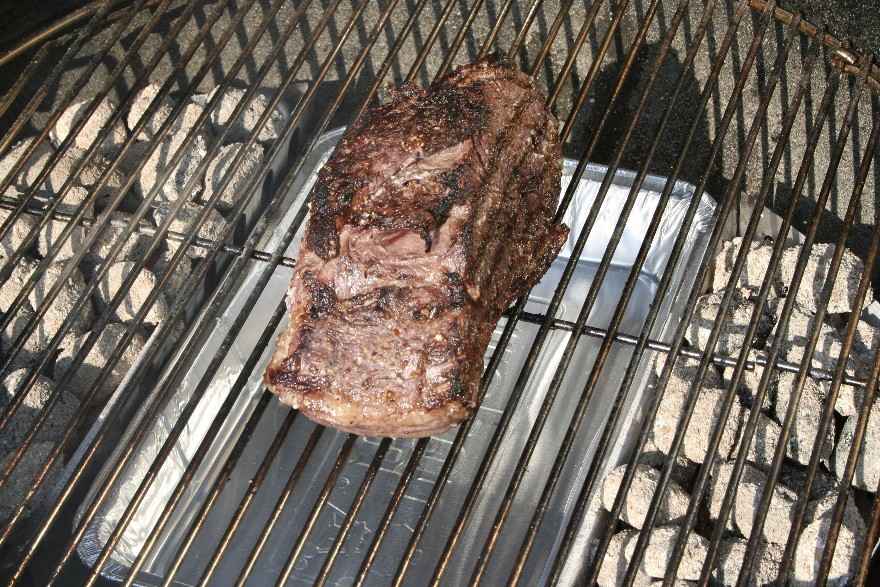 Helstegt marineret oksefilet på grill ... klik for at komme tilbage