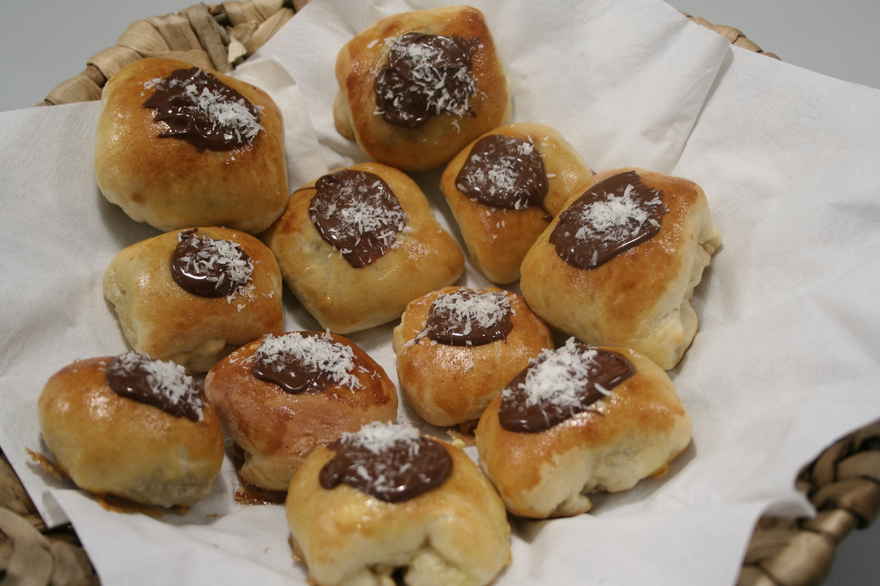 Fastelavnsboller med chokolade ... klik for at komme tilbage