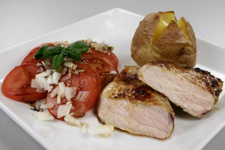 Marinerede svinekoteletter med tomatsalat ... klik for at komme tilbage